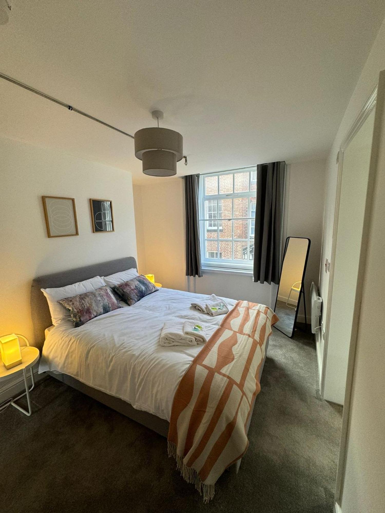 Beautiful 1 Bed 20mins To Manchester * Bolton