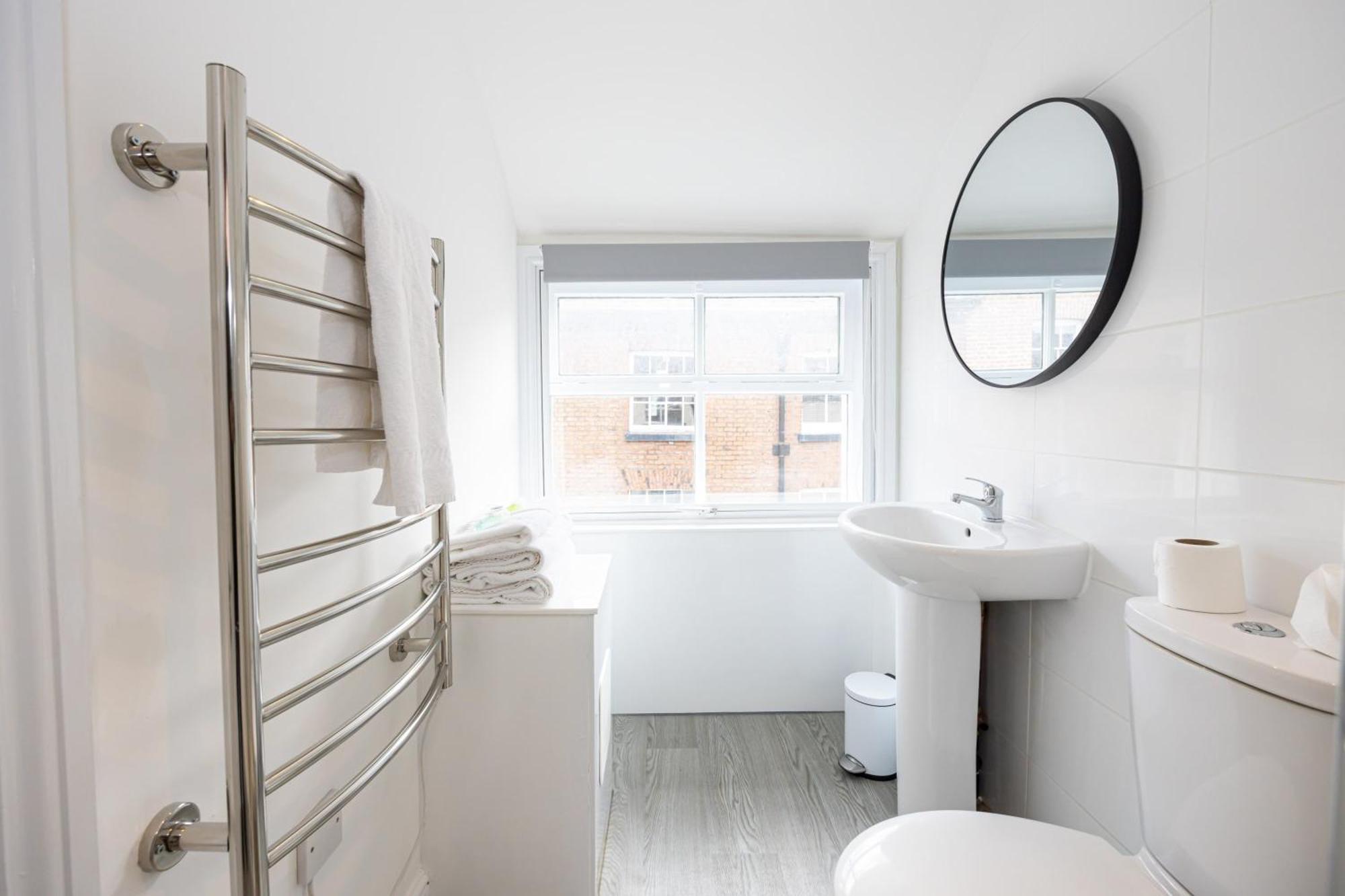 Beautiful 1 Bed 20mins To Manchester *