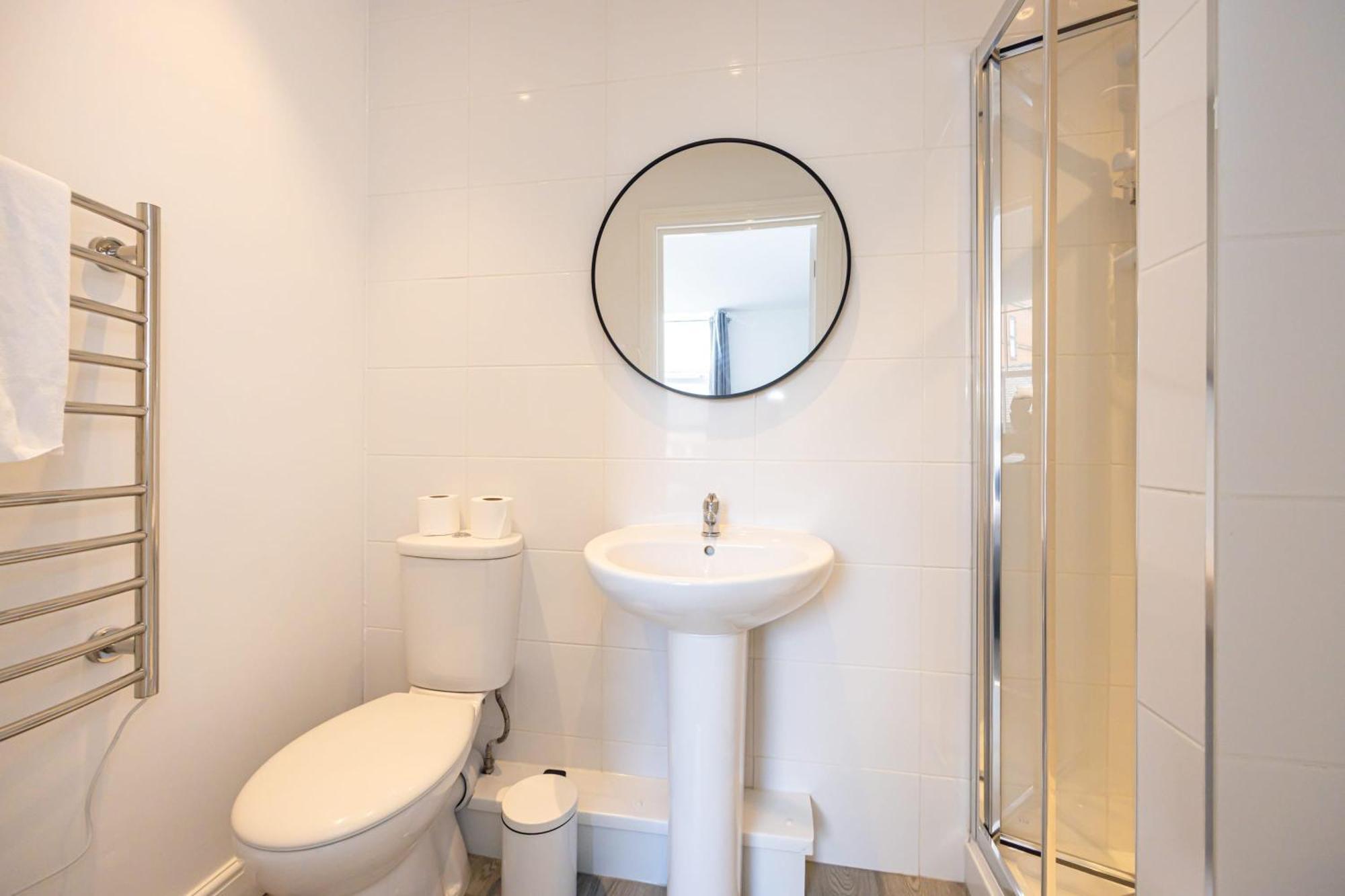 Beautiful 1 Bed 20mins To Manchester Apartment