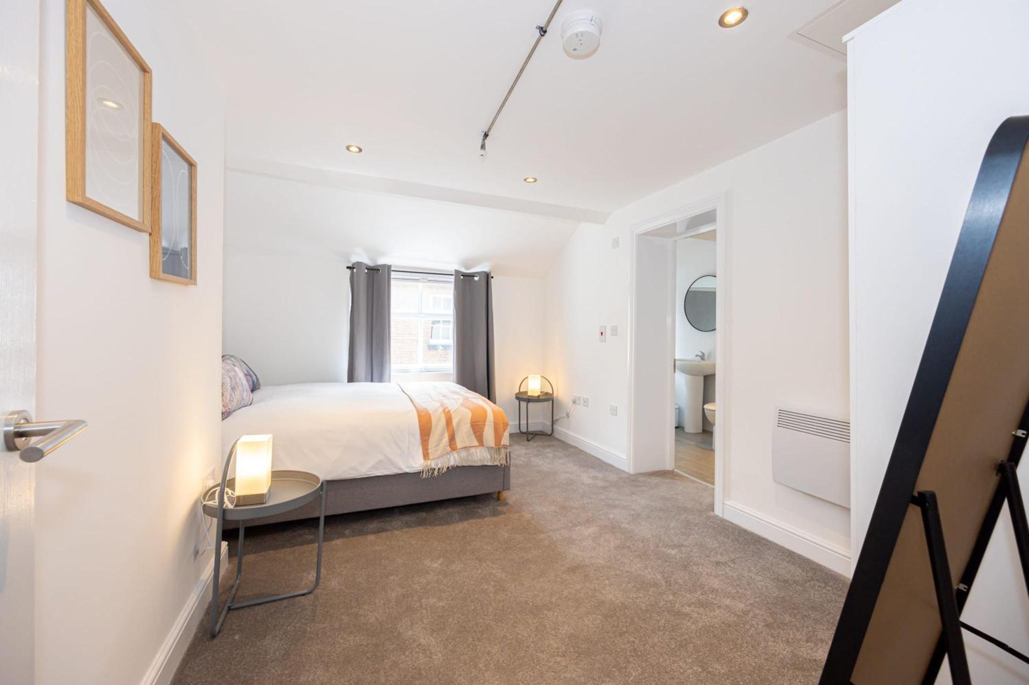 Beautiful 1 Bed 20mins To Manchester *