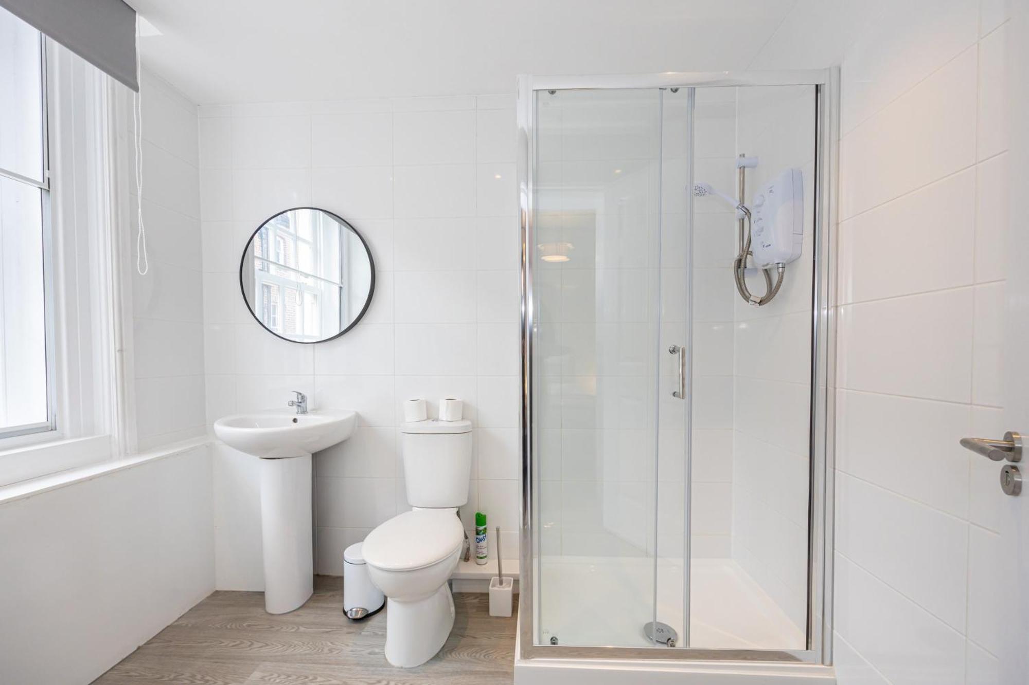Beautiful 1 Bed 20mins To Manchester Apartment