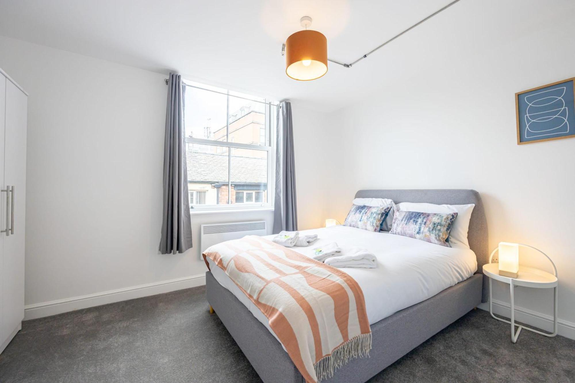 Beautiful 1 Bed 20mins To Manchester * Bolton