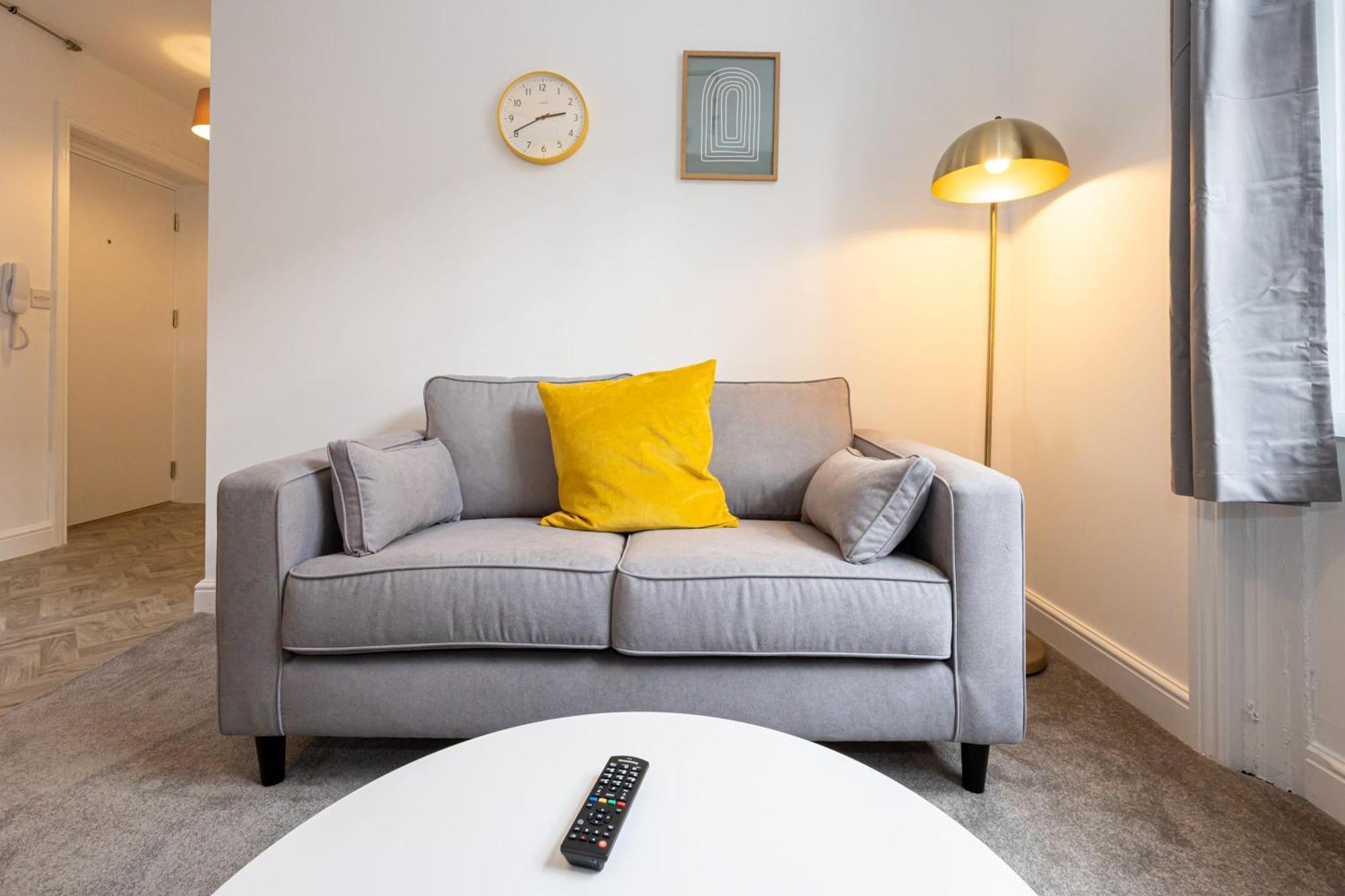 Beautiful 1 Bed 20mins To Manchester Apartment *