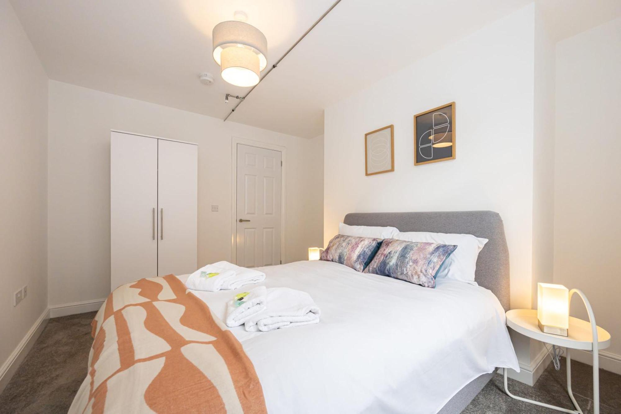 Beautiful 1 Bed 20mins To Manchester Apartment