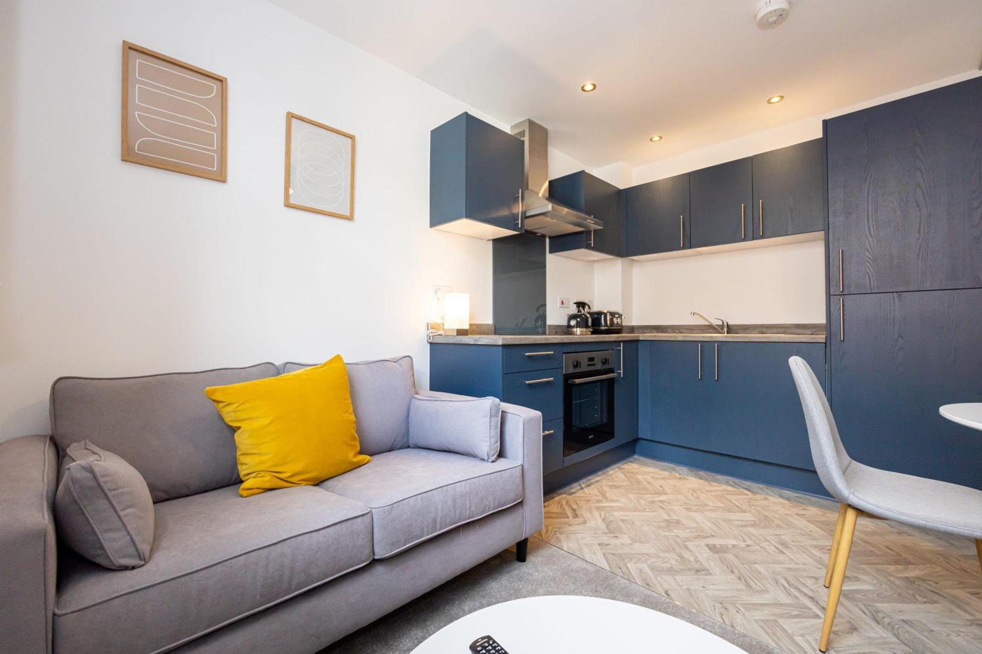 Beautiful 1 Bed 20mins To Manchester * Bolton
