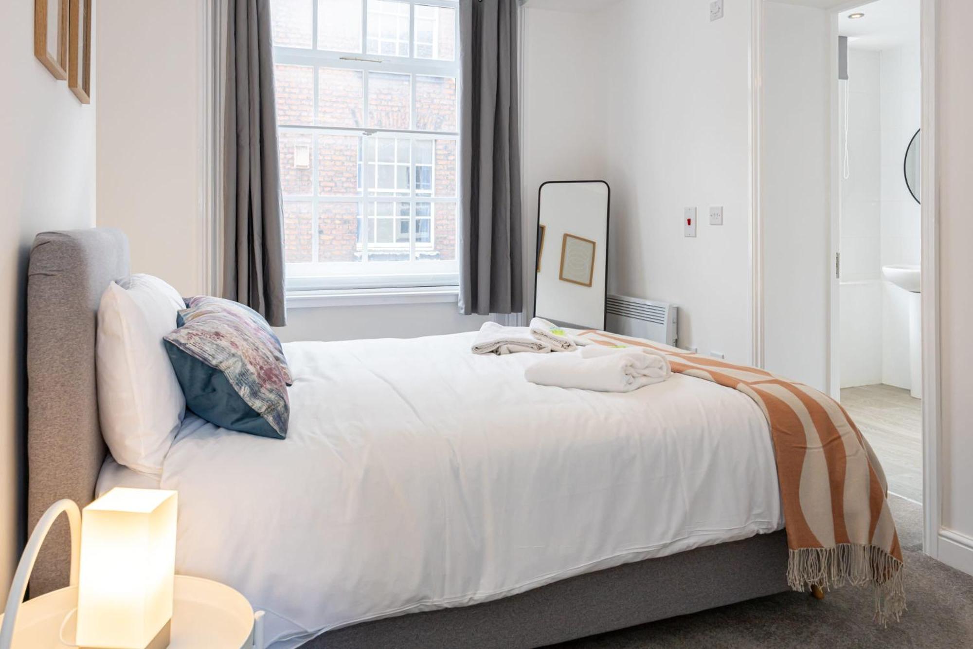 Beautiful 1 Bed 20mins To Manchester * Bolton