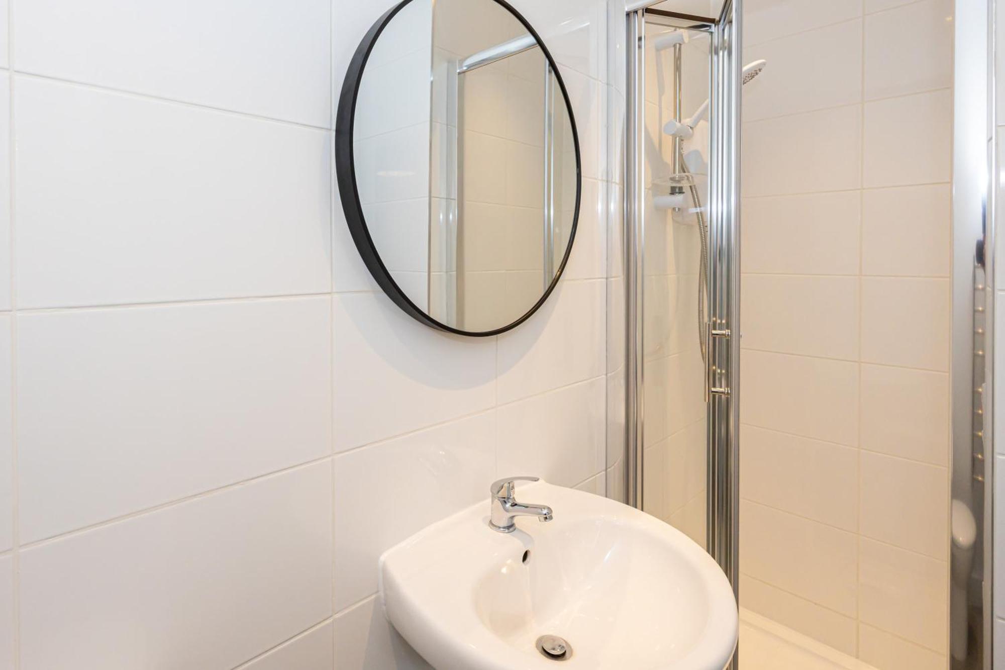 Beautiful 1 Bed 20mins To Manchester Apartment *