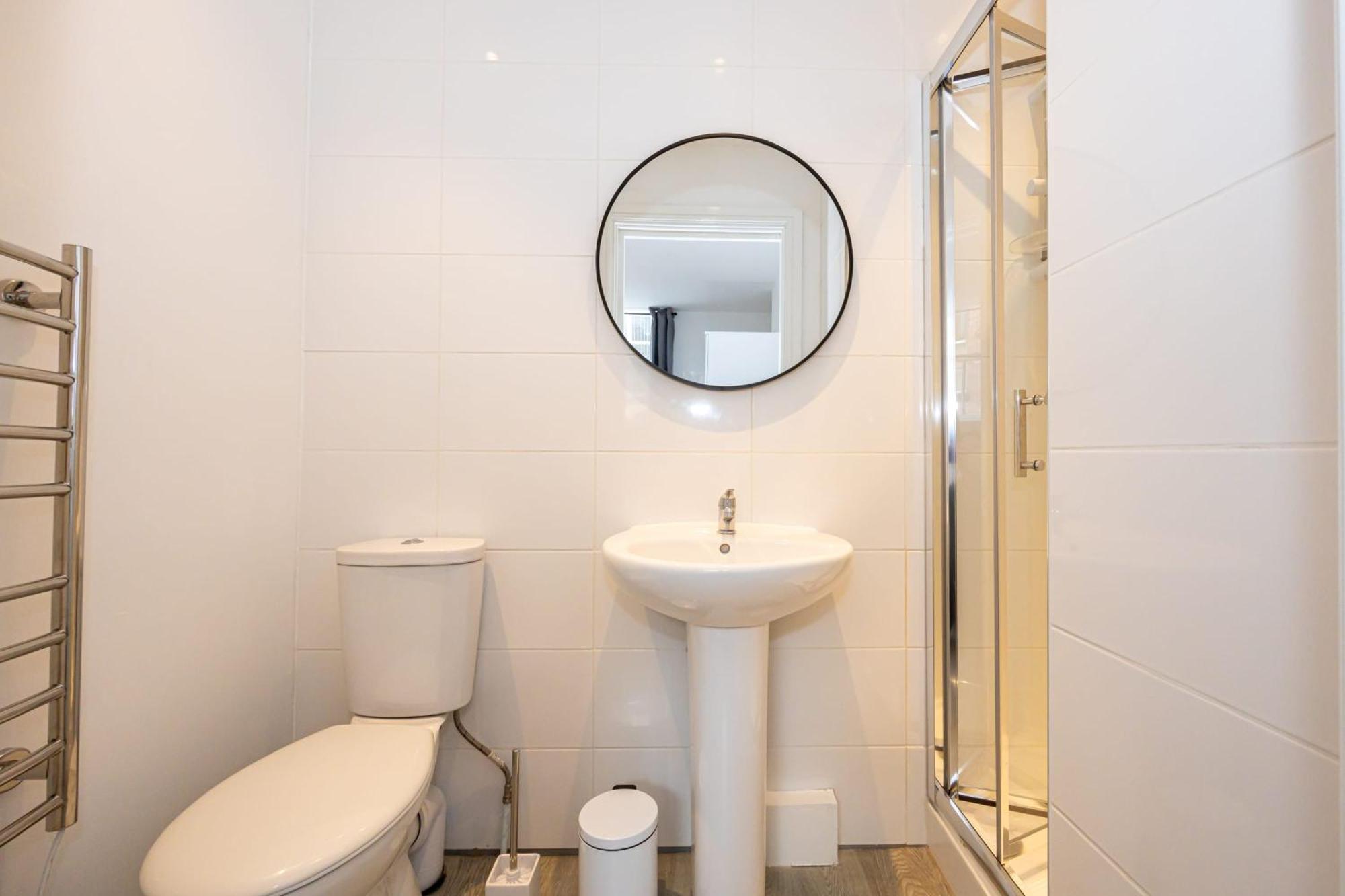 Beautiful 1 Bed 20mins To Manchester * Bolton